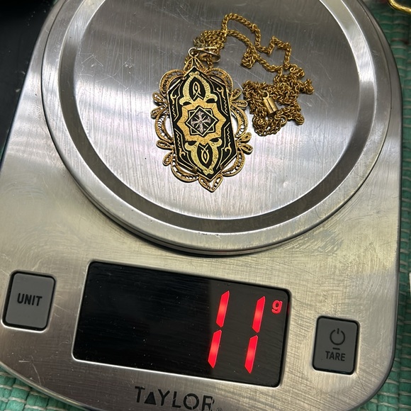 🖤Vtg Damascene Gold Geometric Hexagon Filigree Pendant on Chain Necklace - Picture 8 of 11